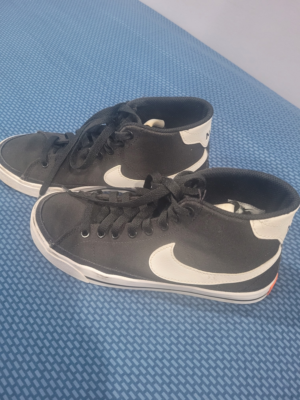 Nike Men’s Black & White Mid-Top Canvas Sneakers
